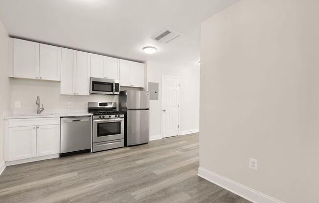 3 beds, 1 bath, $1,000, Unit 1