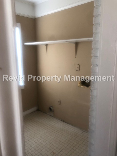 2 beds, 1 bath, $850