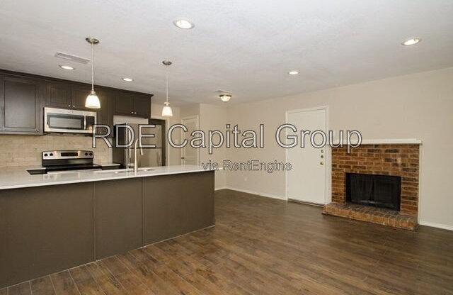 2 beds, 2 baths, 732 sqft, $1,280, Unit 224