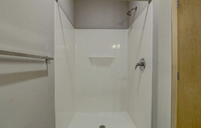 1 bed, 1 bath, 592 sqft, $1,725, Unit 518