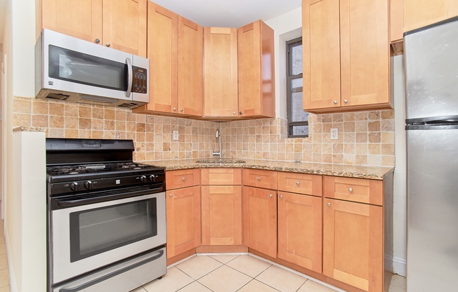 557 W 144 ST
