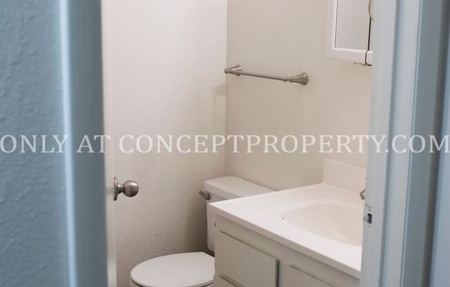 2 beds, 1 bath, 810 sqft, $1,299, Unit 30