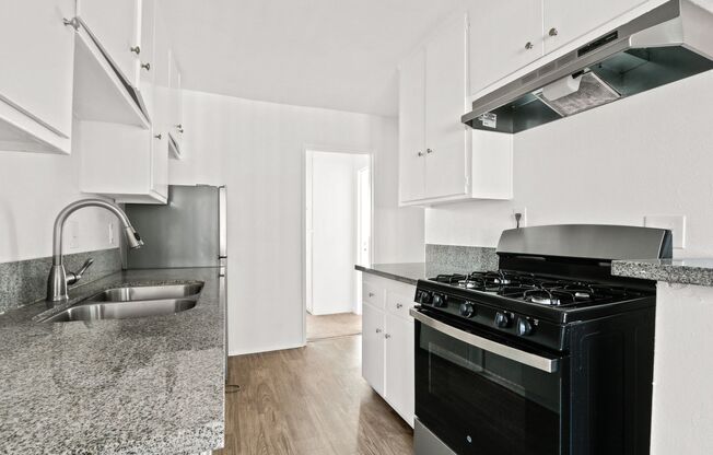 1 bed, 1 bath, $1,900, Unit 19