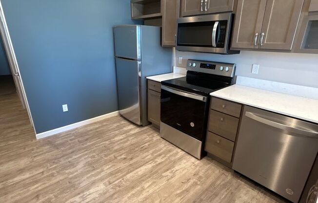 Studio, 1 bath, 500 sqft, $995, Unit 07