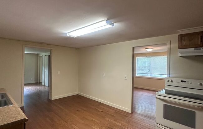 Private ranch with spacious yard! Can accommodate 5 bedrooms!