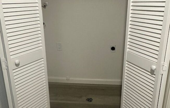 2 beds, 1.5 baths, 975 sqft, $1,535, Unit 229