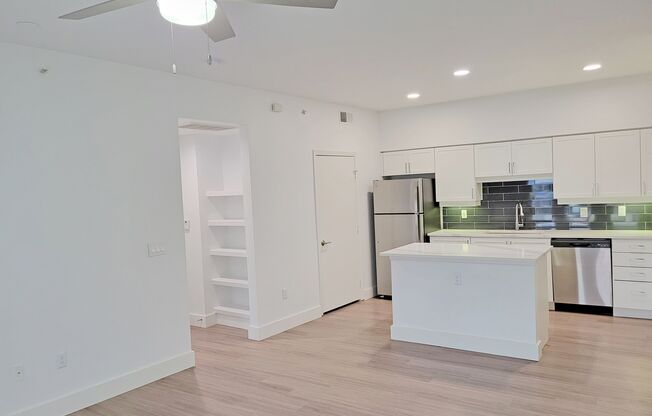 1 bed, 1 bath, 748 sqft, $2,035