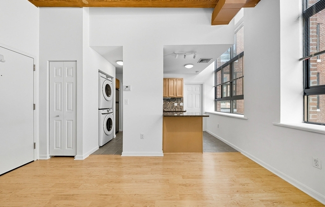 1 bed, 1 bath, 440 sqft, $2,100, Unit U106