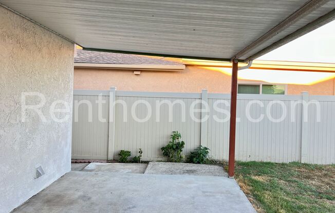 2 beds, 1 bath, $2,895