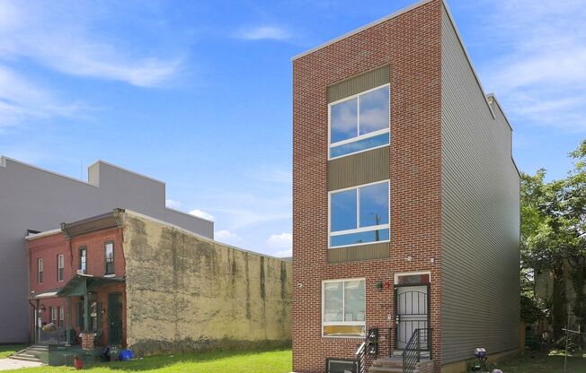 950 N 43rd