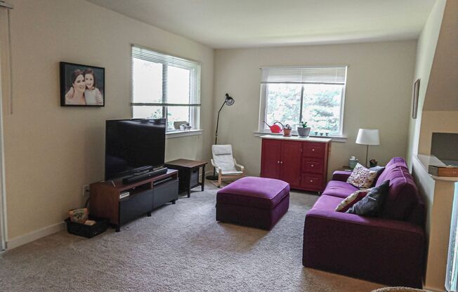 Spacious 4 Bedroom 3.5 Bathroom End Unit Townhome In Popular Deer Run Crossing Community