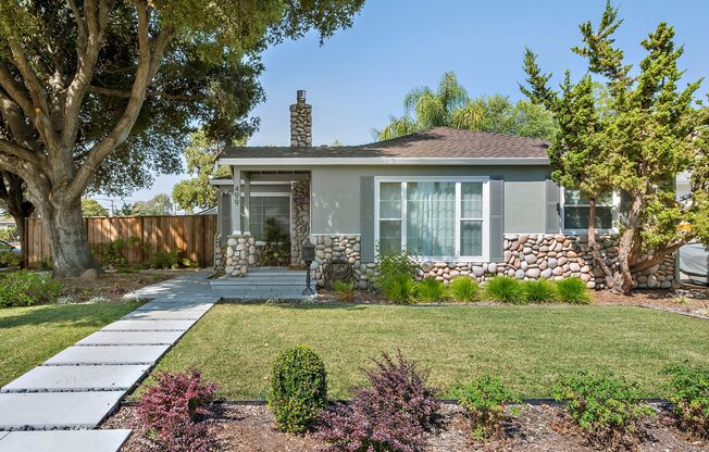 Gorgeous 3 Bedroom / 2 Bath Home on Corner Lot    Near Santana Row!