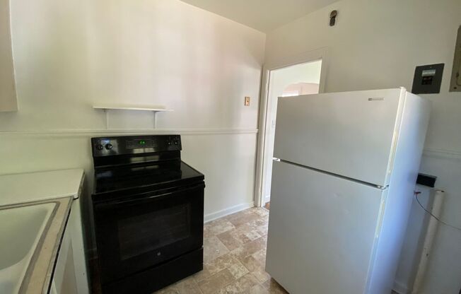 3 beds, 1 bath, $1,395