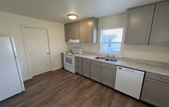 Remodeled Two Bedroom Home, Close to Gilmore Field City Park