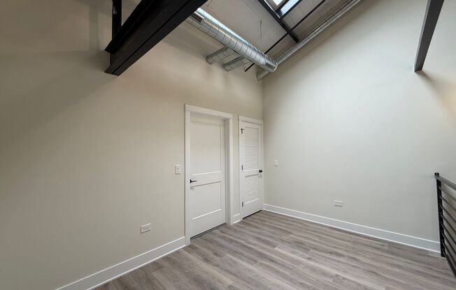 1 bed, 1.5 baths, 689 sqft, $2,400, Unit 207