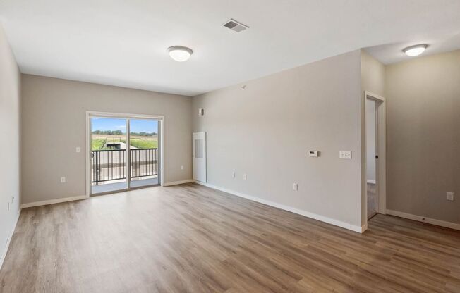 3 beds, 2 baths, 1,334 sqft, $1,500, Unit 116