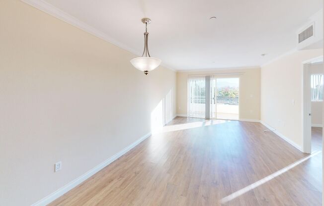 The Village Apts...Gorgeous Luxury Apartments! CALL NOW!