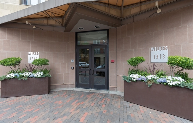 1 bed, 1 bath, 829 sqft, $4,300, Unit 210