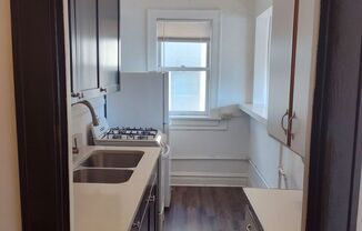 1 bed, 1 bath, $975, Unit 201