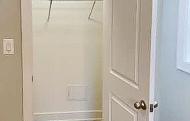 1 bed, 1 bath, 820 sqft, $1,950, Unit 4861P-G