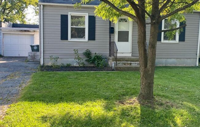 2 beds, 1 bath, $1,095