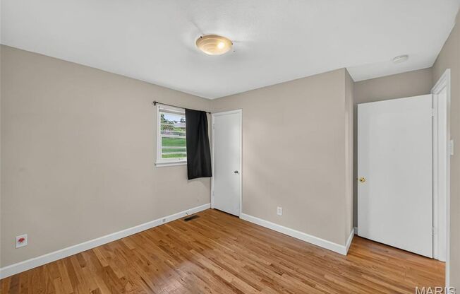 3 beds, 1 bath, 1,292 sqft, $1,900, Unit Barton Place- 45