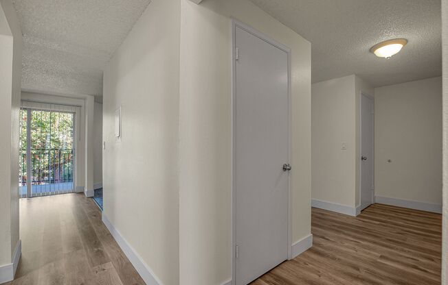 2 beds, 1 bath, 925 sqft, $1,500, Unit 762-35