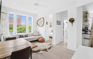 334 W 22 ST