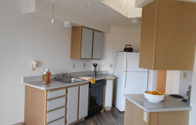1 bed, 1 bath, 660 sqft, $1,250, Unit H - 059