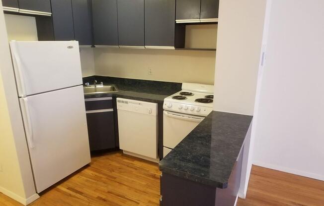 1 bed, 1.5 baths, $3,449, Unit 7-D