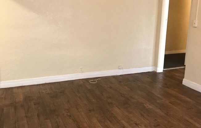 Studio, 1 bath, 430 sqft, $1,449, Unit 16