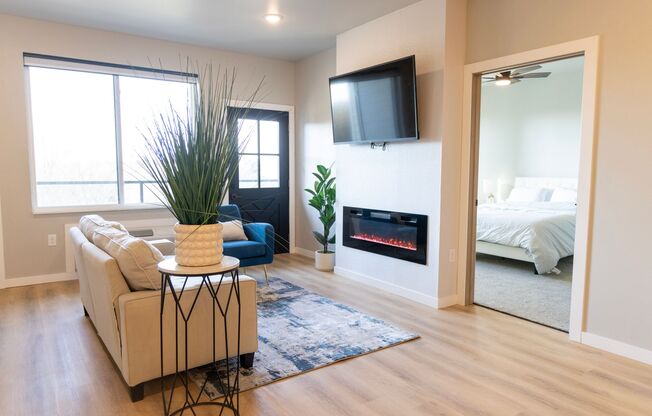 1 bed, 1 bath, 560 sqft, $1,395, Unit 405