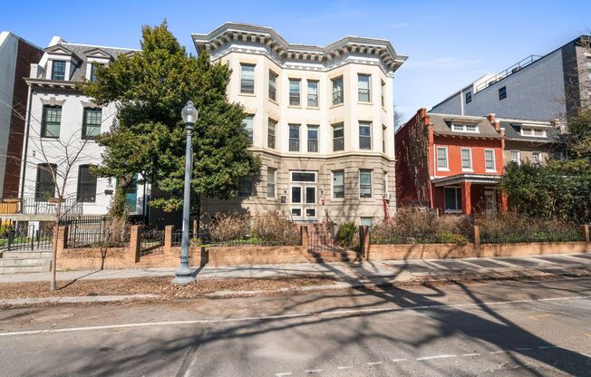 1773 LANIER FLATS