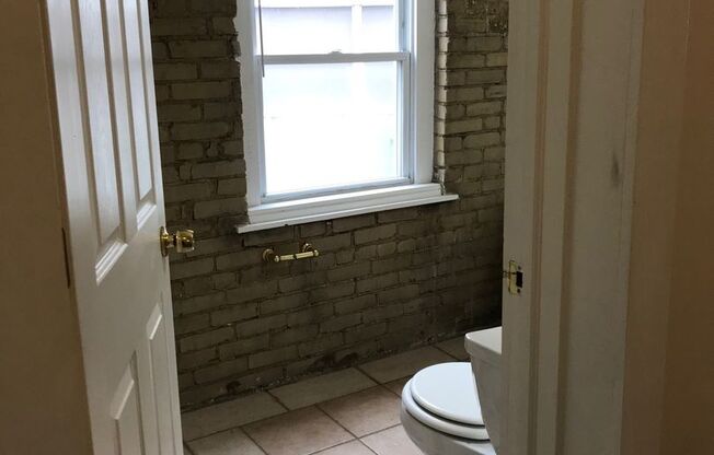 2 beds, 1 bath, $1,345, Unit 12