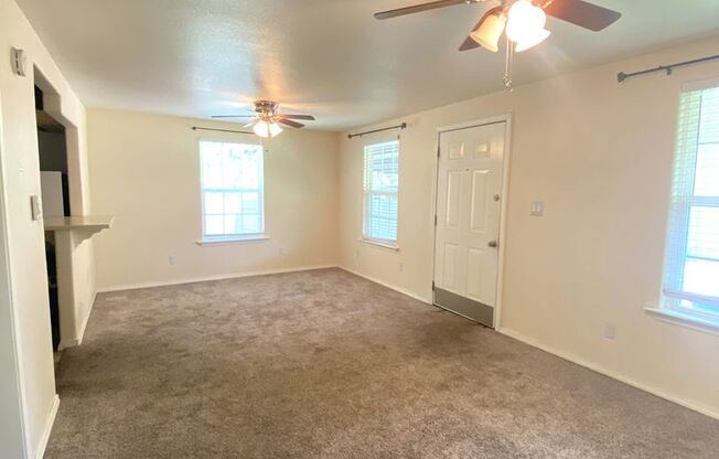 Studio Garage Apt in NW OKC YOUNGS ENGLEWOOD ADD