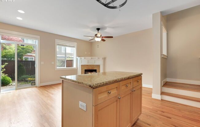 1/2 Month Free! Bright Bull Mountain Townhome - Hardwoods, Granite, Private Patio, Garage, and more!