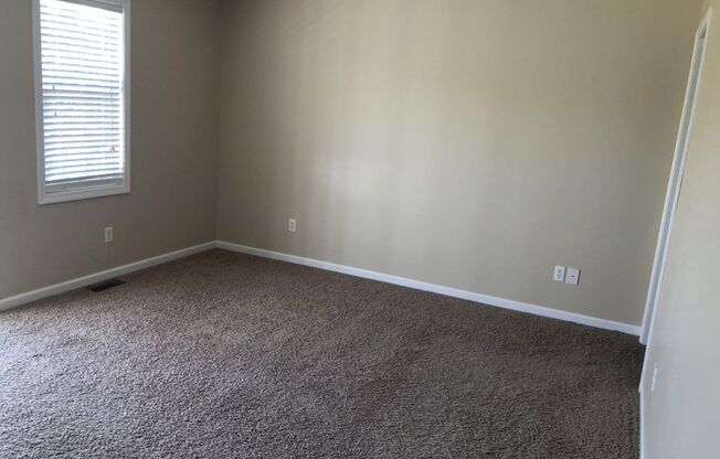 3 beds, 2.5 baths, 2,640 sqft, $1,795, Unit 526