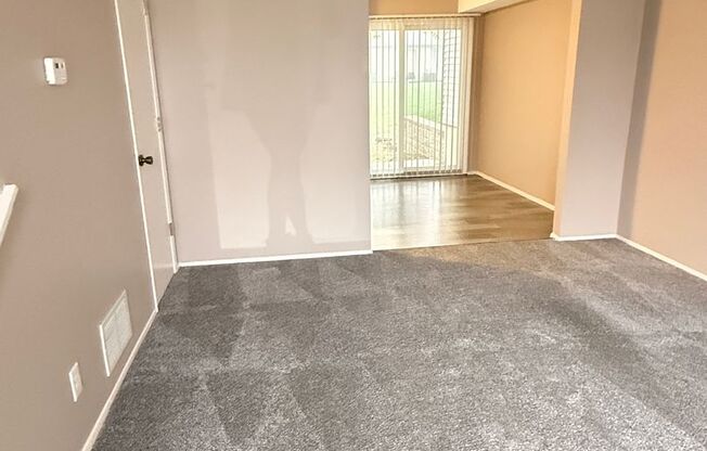 2 beds, 1 bath, 869 sqft, $1,159, Unit 12716S