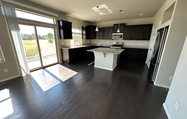 3 BED 3 BATH WITH STUNNING VIEW OF PIKES PEAK LOCATED IN BANNING LEWIS RANCH!!!!!!