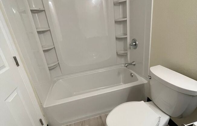 2 beds, 1 bath, 945 sqft, $1,500, Unit 088