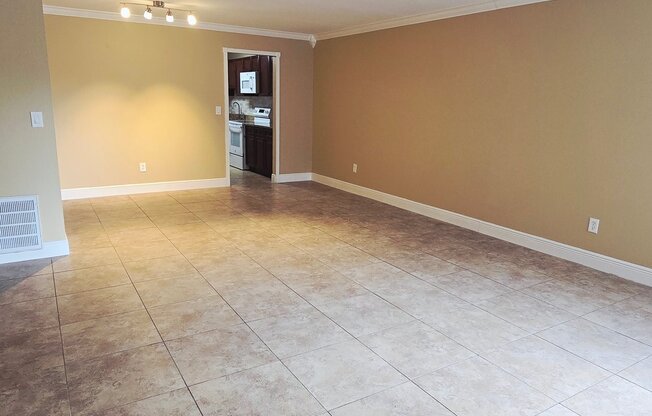 555 NORTHLAKE BLVD