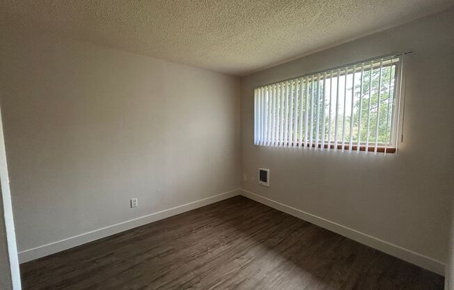 #374 CREEKSIDE APARTMENTS