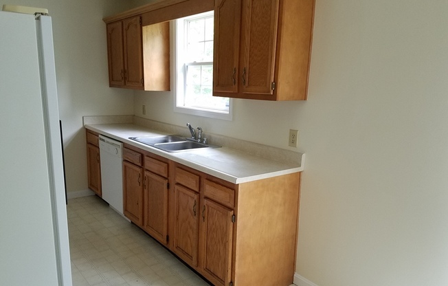 3 beds, 2 baths, $1,250