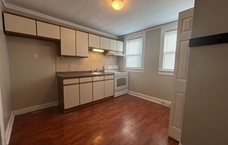 2 beds, 1 bath, $1,025, Unit Unit 2