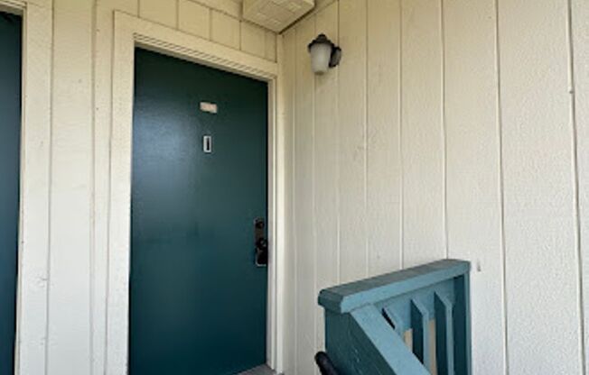 Charming One Bedroom, Upstairs Unit!
