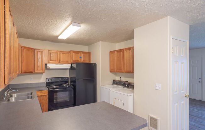 2 beds, 1.5 baths, 1,050 sqft, $1,495, Unit 153