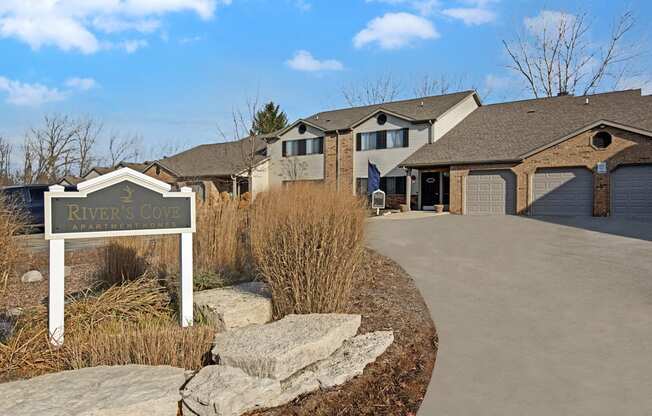 River's Cove property entrance