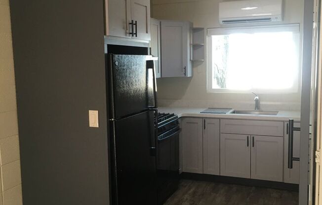 Studio, 1 bath, 380 sqft, $895, Unit 6