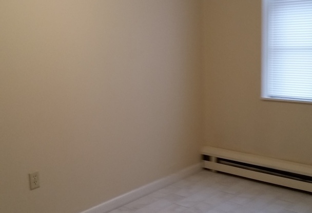 1 bed, 1 bath, 750 sqft, $875, Unit 860