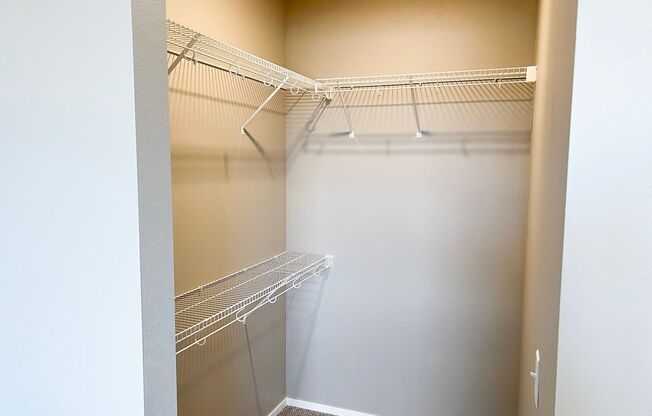 1 bed, 1 bath, 739 sqft, $1,095, Unit Bldg 5 Apt 5408